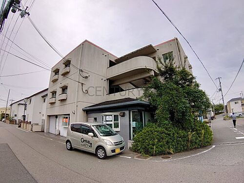 モダンアパートメント神戸宝塚１ 3階建