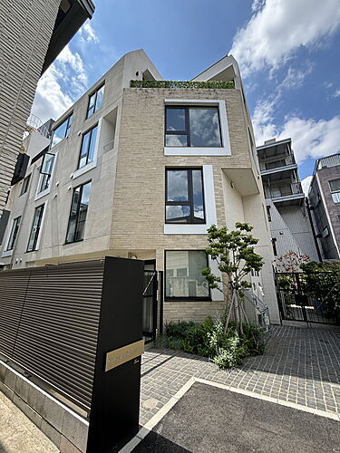 Ｋａｇｕｒａｚａｋａ　Ｔｅｒｒａｃｅ（神楽坂テラス） 4階建