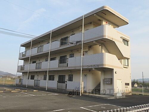 京都府福知山市字猪崎 3階建