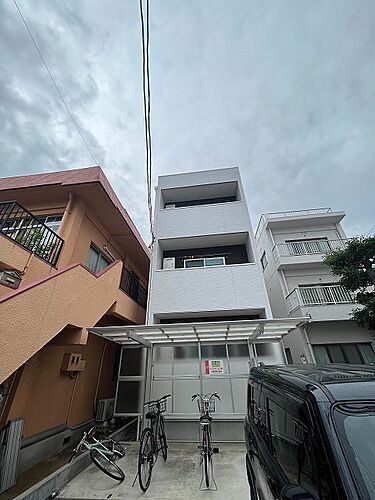 広島県広島市中区江波二本松２丁目 3階建