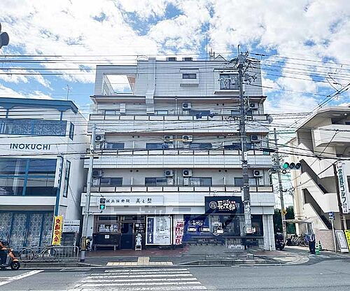 京都府京都市右京区太秦京ノ道町 5階建