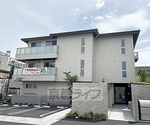 京都府京都市西京区山田中吉見町 築1年9ヶ月 3階建