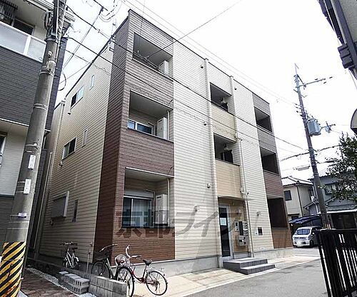 京都府京都市伏見区淀池上町 築5年11ヶ月 3階建