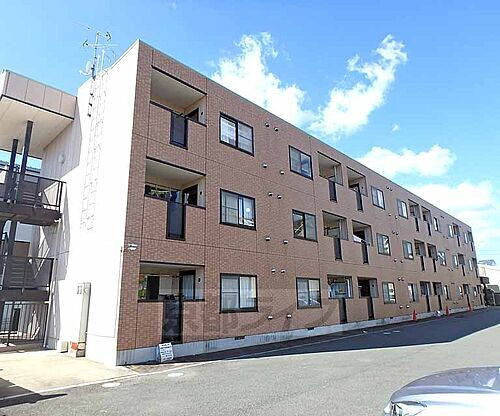 京都府京都市伏見区羽束師菱川町 築22年 3階建