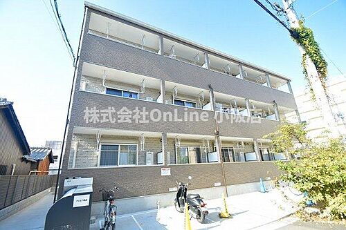 大阪府東大阪市長瀬町１丁目 3階建