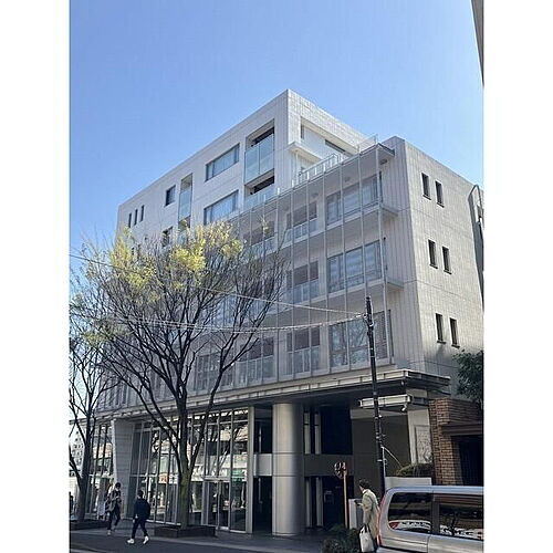 神奈川県川崎市高津区末長１丁目 地上6階地下1階建 築18年5ヶ月