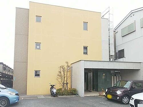 大阪府豊中市千成町３丁目 3階建