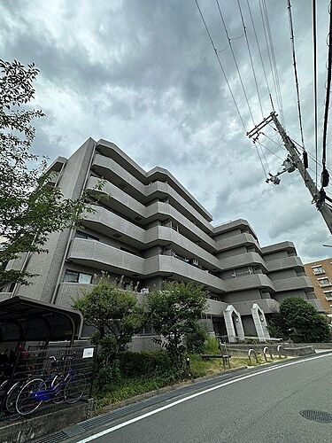 大阪府吹田市春日３丁目 6階建