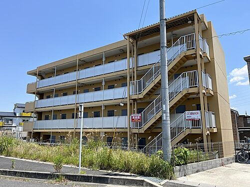 滋賀県大津市一里山５丁目 築28年9ヶ月 4階建