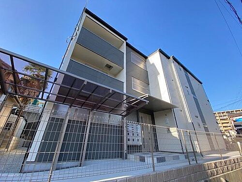 兵庫県神戸市垂水区名谷町  3階建