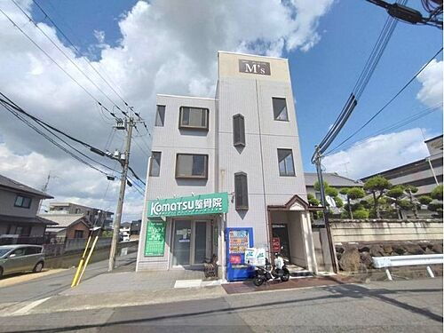 奈良県橿原市新賀町 3階建