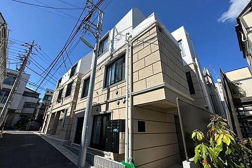 東京都世田谷区大原１丁目 地上3階地下1階建