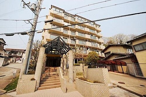 奈良県奈良市三松３丁目 8階建 築37年2ヶ月