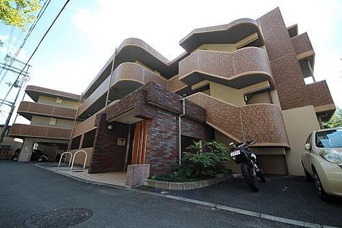 奈良県生駒市俵口町 築21年11ヶ月 3階建