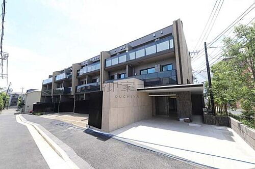 東京都世田谷区弦巻２丁目 地上3階地下1階建 