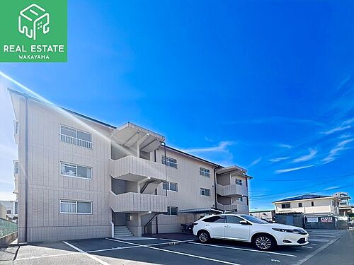 和歌山県和歌山市梶取 築39年4ヶ月 3階建