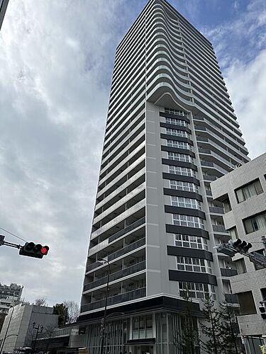 東京都豊島区池袋３丁目 地上30階地下1階建 築1年未満