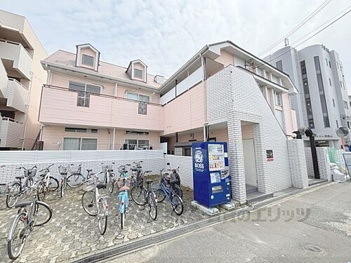 大阪府枚方市御殿山町 2階建