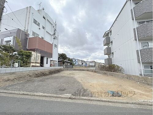 大阪府枚方市長尾元町７丁目 3階建