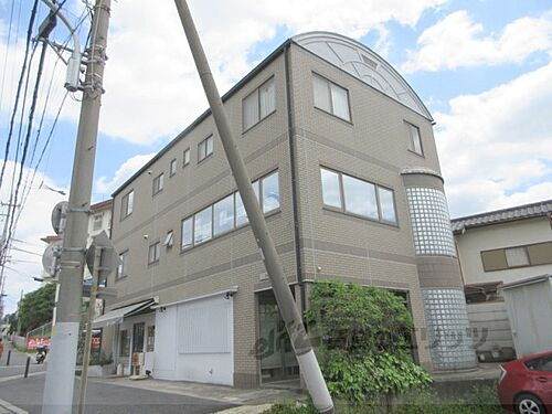 奈良県生駒市東生駒月見町 3階建 築24年6ヶ月
