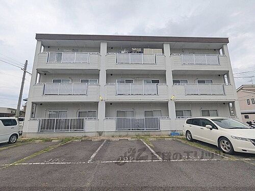 奈良県香芝市磯壁４丁目 築31年9ヶ月 3階建