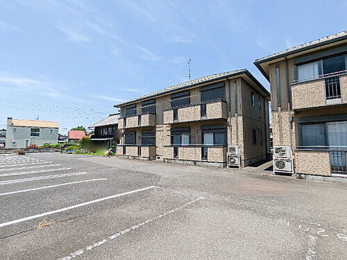 群馬県伊勢崎市宮子町 2階建 築25年10ヶ月