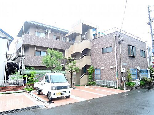 大阪府高槻市宮野町 3階建
