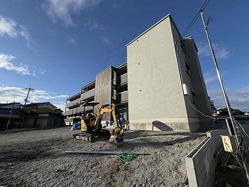京都府長岡京市馬場１丁目 3階建 