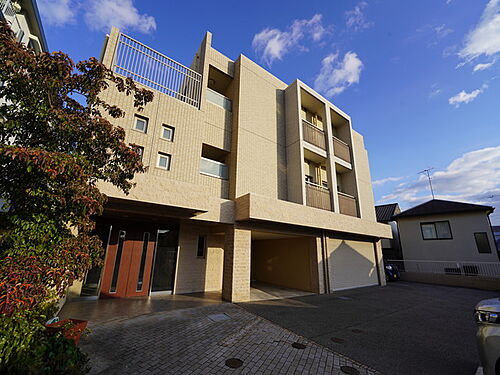 兵庫県神戸市東灘区本山北町２丁目 3階建 築16年