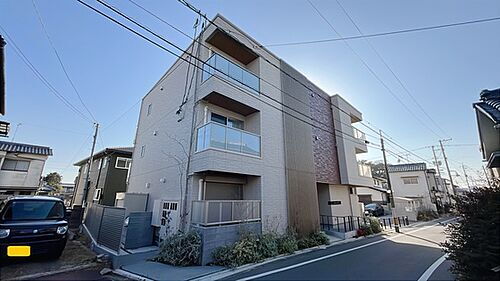 岡山県岡山市北区七日市東町 3階建