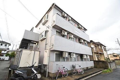 大阪府茨木市総持寺２丁目 3階建