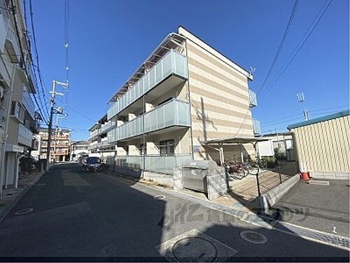 大阪府寝屋川市御幸東町 築14年6ヶ月 3階建