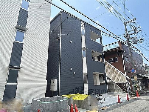 兵庫県尼崎市東本町３丁目 賃貸アパート