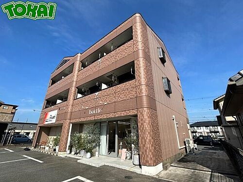 三重県松阪市嬉野中川新町２丁目 3階建 築22年6ヶ月
