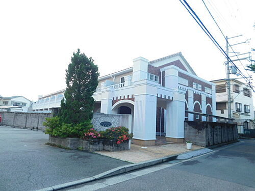 兵庫県川西市南花屋敷３丁目 2階建 築19年10ヶ月