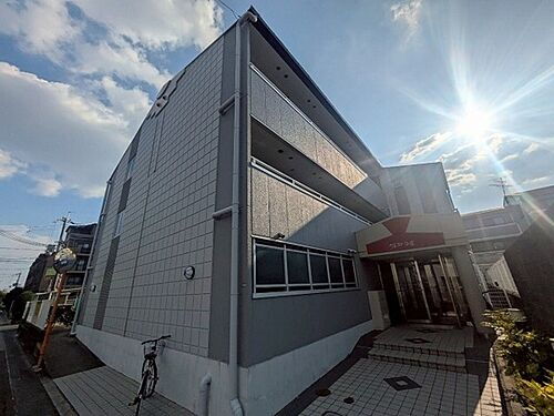 大阪府茨木市新中条町 築28年9ヶ月 3階建