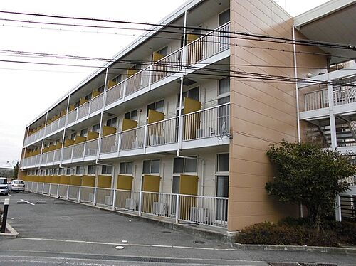 大阪府茨木市鮎川５丁目 築23年8ヶ月 3階建