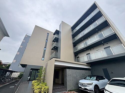 大阪府茨木市上中条１丁目 築1年9ヶ月 5階建