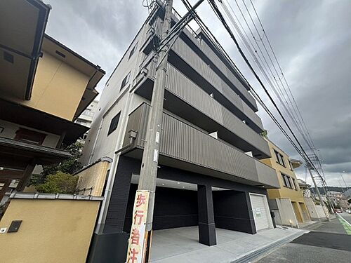 兵庫県川西市寺畑２丁目 賃貸マンション