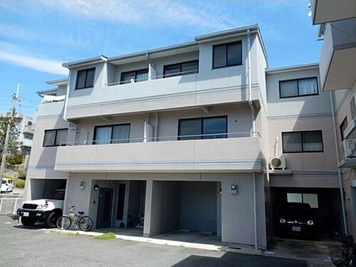 大阪府箕面市粟生外院３丁目 築30年9ヶ月 3階建