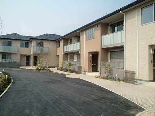 大阪府箕面市粟生新家１丁目 2階建 築11年9ヶ月