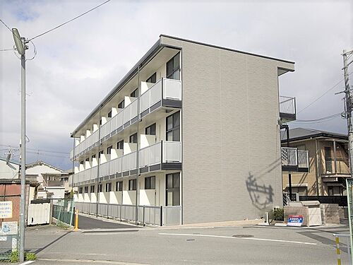 大阪府枚方市招提南町２丁目 築15年9ヶ月 3階建