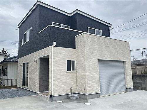 茨城県つくばみらい市伊奈東 2階建 