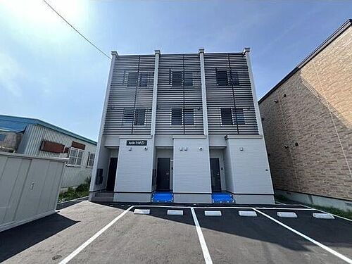 北海道札幌市白石区米里一条３丁目 3階建 