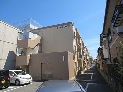 滋賀県大津市本堅田３丁目 3階建