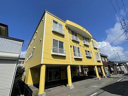 レヴ深堀 3階建