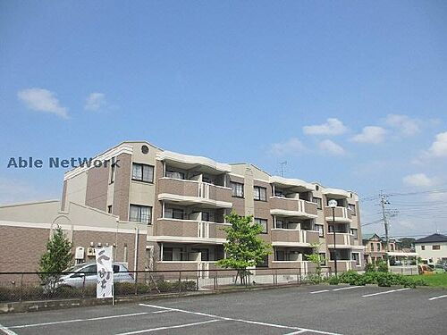 グランツブリーゼ 3階建