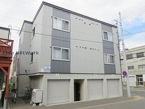 北海道札幌市東区北十一条東４丁目 3階建