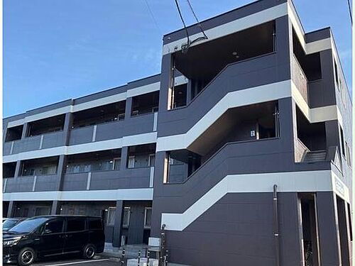 鹿児島県霧島市国分新町１丁目 3階建