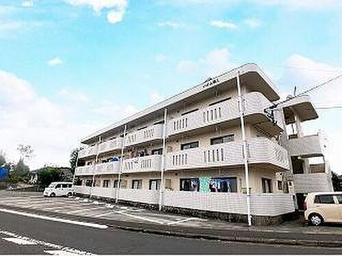 鹿児島県霧島市隼人町神宮１丁目 3階建